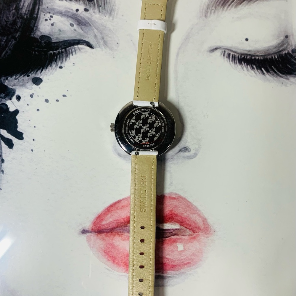 Elegant Swarovski Crystal White Women's Watch - Picture 4 of 4